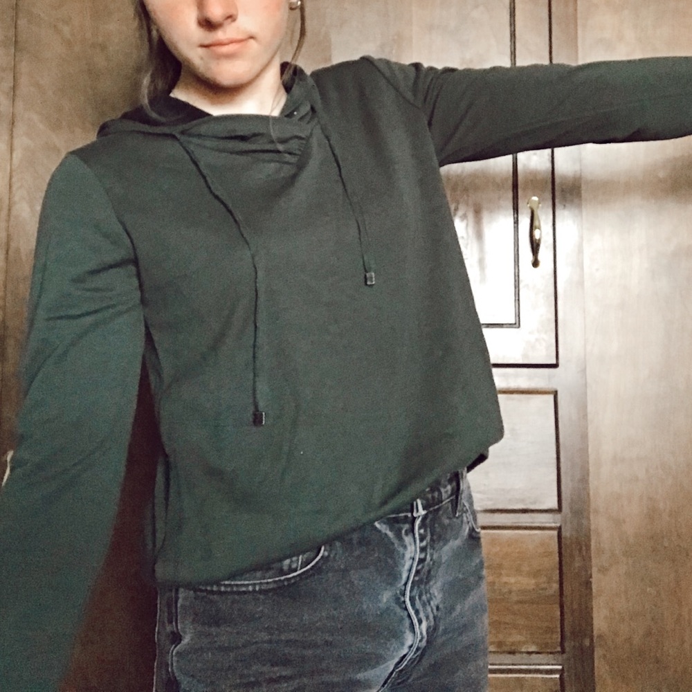 cable & gauge long sleeve green t-shirt with hood